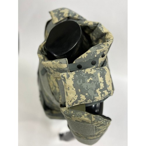 Военный бронежилет пиксельный с плитами в Липецке